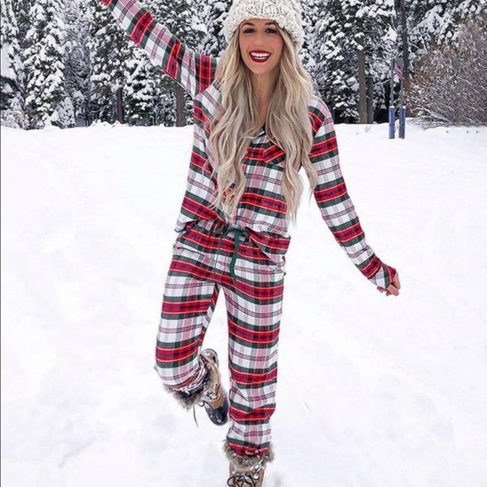 NORTH POLE PJ SET- NWT